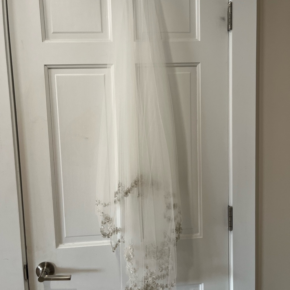 Michelle Roth Embroidered Wedding Veil 44 inches